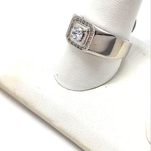 Brand new sterling silver 925 square design ring